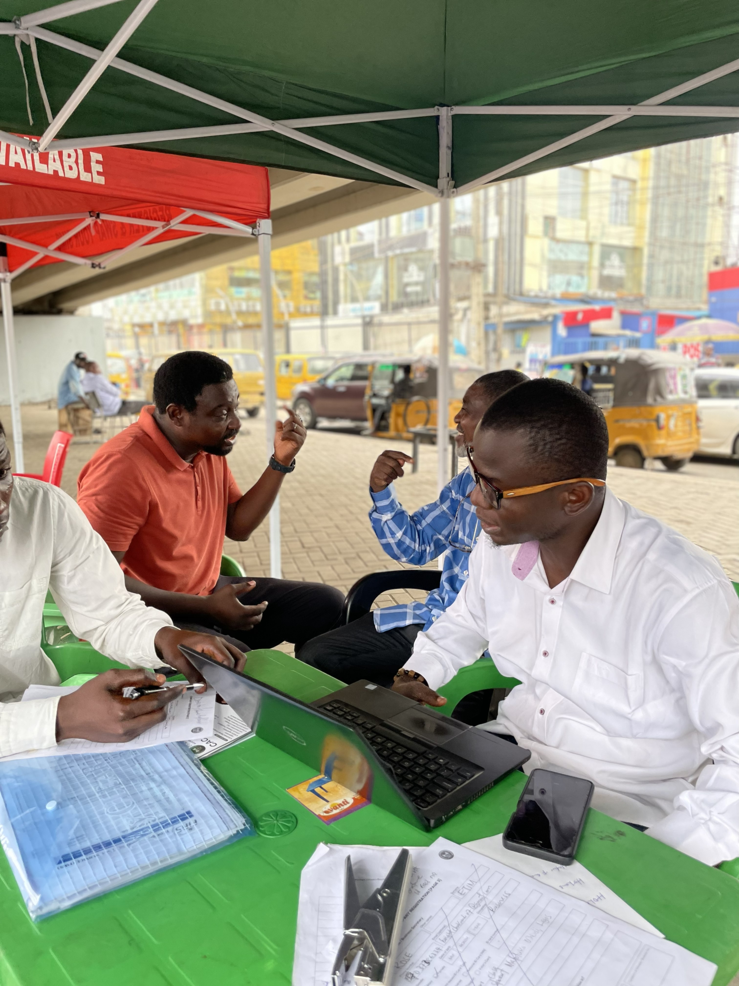 Consultation at the Biznez Klinik pop-up stand